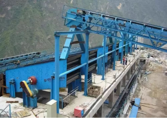 振動篩出現(xiàn)篩板開裂、橫梁斷裂等情況的原因和解決方案！195